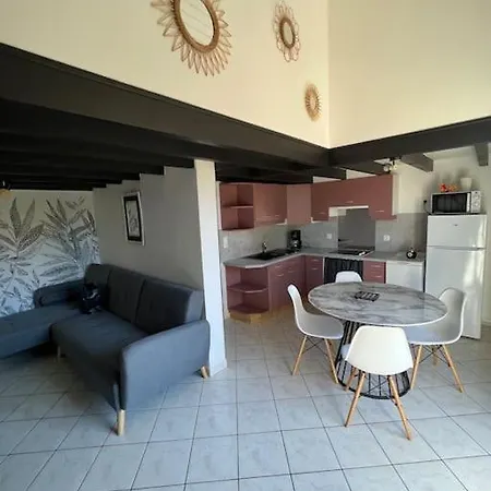 Charmante Maison Bien Equipee, De Bord De Royan